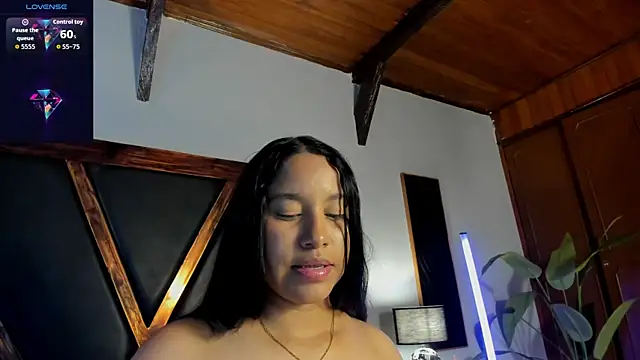 Snapshot of EmiliWilliams chatting on May 26, 2026, 11:56 pm EmiliWilliams online show from May 26, 2026, 11:56 pm