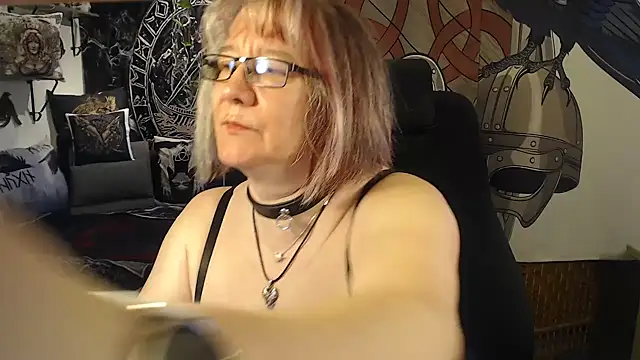 TittenMichelle online show from May 17, 2026, 4:10 am