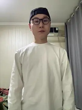 Snapshot of Eric246 chatting on February 20, 2026, 4:51 pm Eric246 online show from February 20, 2026, 4:51 pm