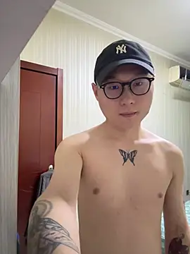 Snapshot of Eric246 chatting on February 26, 2026, 3:55 pm Eric246 online show from February 26, 2026, 3:55 pm