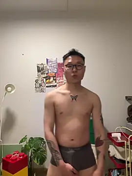 Snapshot of Eric246 chatting on March 15, 2026, 3:18 pm Eric246 online show from March 15, 2026, 3:18 pm