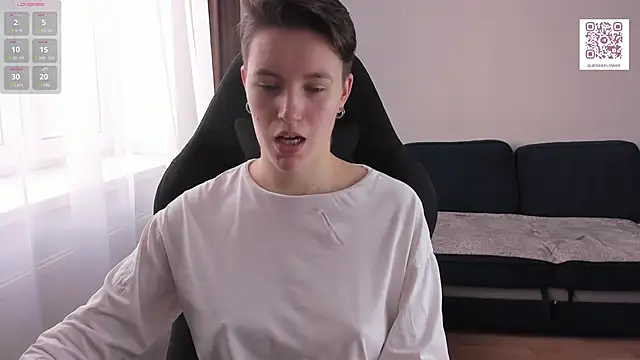 Snapshot of JessieFlower chatting on February 12, 2025, 7:44 am JessieFlower online show from February 12, 2025, 7:44 am