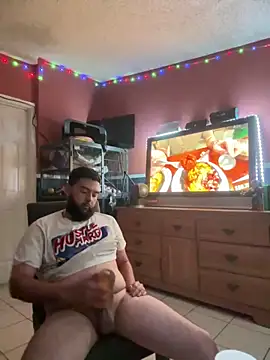 bigdickgio6923 online show from December 18, 2024, 9:51 pm