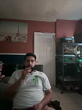 bigdickgio6923 online show from January 31, 2025, 2:26 am