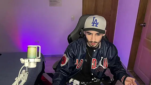 David Brown18 online show from February 4, 2025, 4:15 am