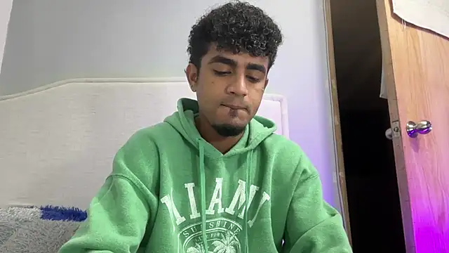 dominic brandd23 online show from November 11, 2025, 8:14 am