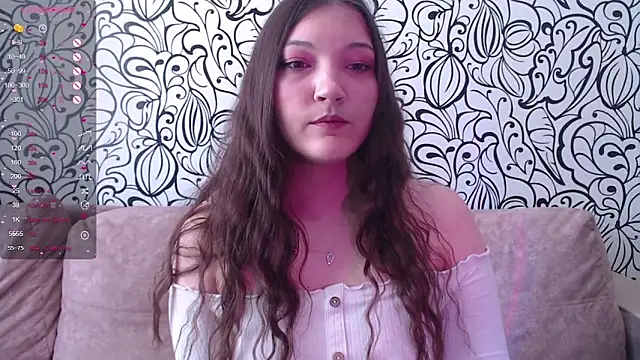 Snapshot of AlisaDevis chatting on June 16, 2026, 8:28 am AlisaDevis online show from June 16, 2026, 8:28 am