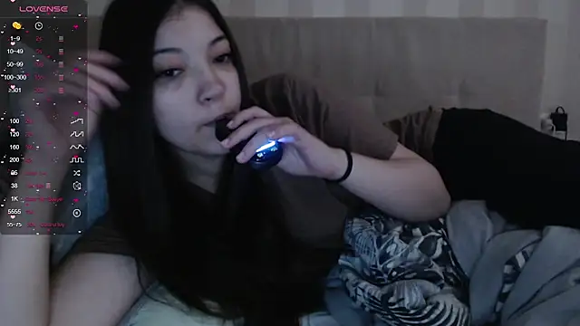 Snapshot of AlisaDevis chatting on July 25, 2026, 6:11 am AlisaDevis online show from July 25, 2026, 6:11 am