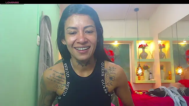 Snapshot of lorenapinto chatting on May 25, 2026, 4:07 am lorenapinto online show from May 25, 2026, 4:07 am