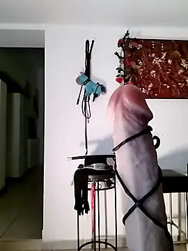 freyamoret online show from February 27, 2025, 5:34 am