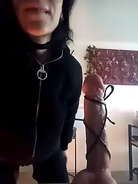 freyamoret online show from March 11, 2025, 7:15 am