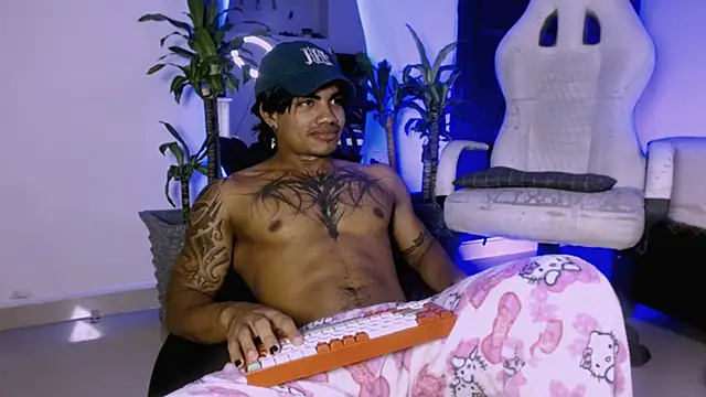 Young laroi online show from December 7, 2024, 6:21 am