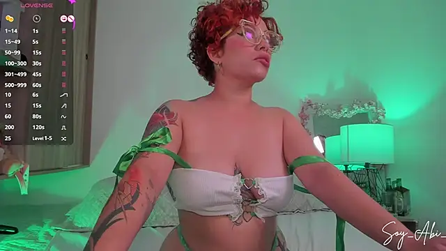 soy abi  online show from March 17, 2025, 10:49 pm