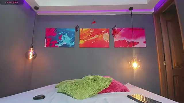 summer lee  online show from December 14, 2024, 10:18 pm