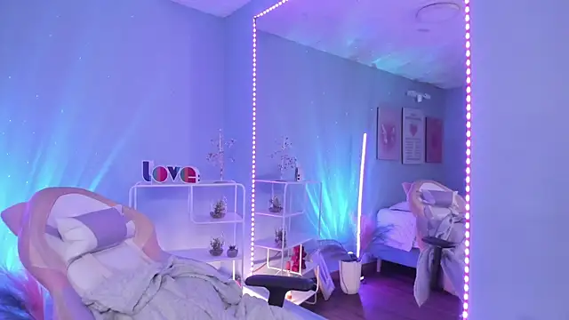 Snapshot of MaveParks_ chatting on October 17, 2025, 11:57 am MaveParks online show from October 17, 2025, 11:57 am