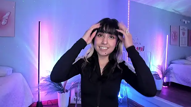 Snapshot of MaveParks_ chatting on October 22, 2025, 11:32 am MaveParks online show from October 22, 2025, 11:32 am