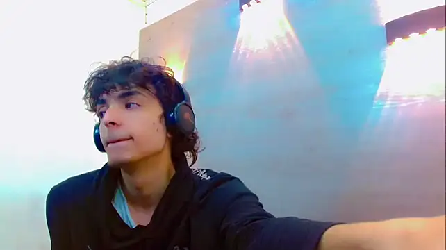 Sr BonnyEthan online show from January 15, 2026, 1:59 pm