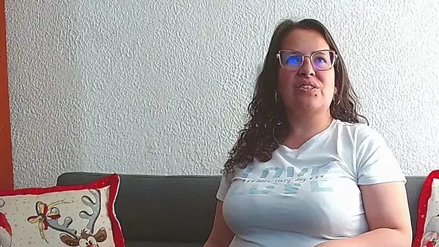 honeyhot paty online show from December 8, 2024, 6:06 pm