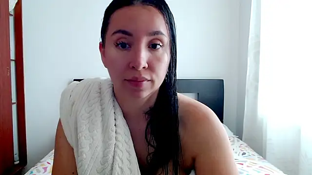 emely sexx20 online show from September 12, 2025, 3:34 pm