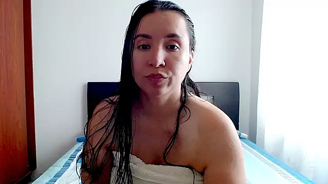 emely sexx20 online show from October 14, 2025, 3:35 pm