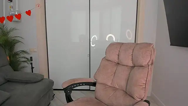 Snapshot of helen_ramsay chatting on June 20, 2026, 2:42 pm helen ramsay online show from June 20, 2026, 2:42 pm