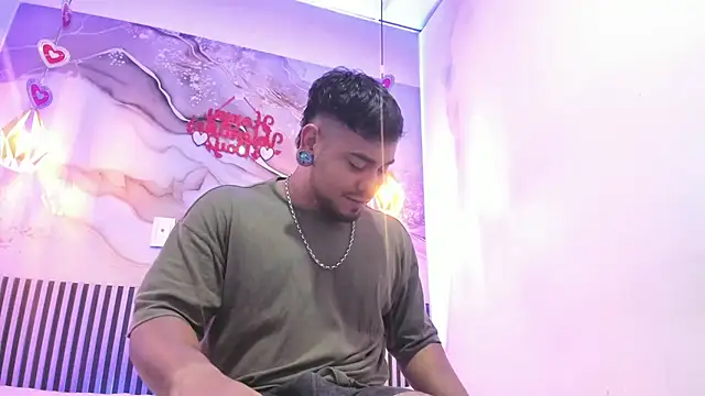 BrianMalonee online show from February 17, 2026, 12:01 pm