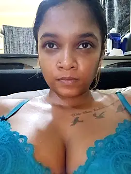 Indianqueen03 online show from November 13, 2025, 8:52 pm