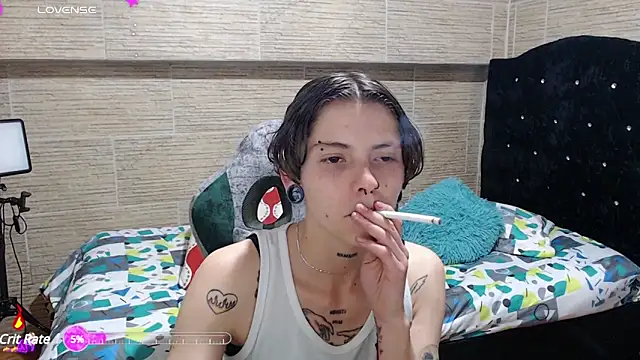 pretty cristal69 online show from December 18, 2024, 3:15 am