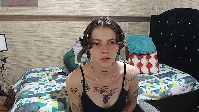 pretty cristal69 online show from December 21, 2024, 1:15 am