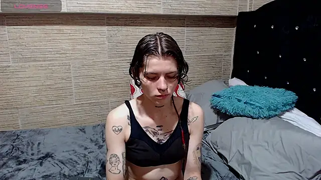 pretty cristal69 online show from February 21, 2025, 11:55 am