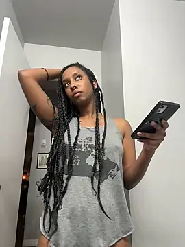 Your Paris online show from January 28, 2025, 1:18 am