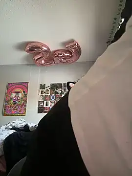 Your Paris online show from February 2, 2025, 11:42 pm