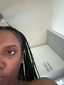 Your Paris online show from February 19, 2025, 12:03 am