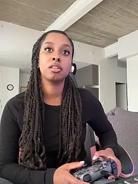 Snapshot of Your_Paris chatting on December 2, 2025, 7:20 pm Your Paris online show from December 2, 2025, 7:20 pm