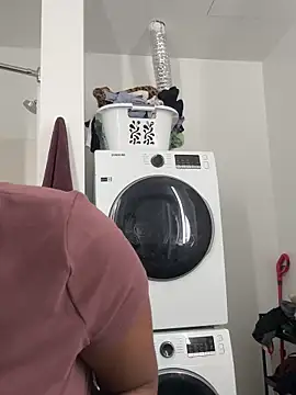 Snapshot of Your_Paris chatting on December 13, 2025, 7:53 pm Your Paris online show from December 13, 2025, 7:53 pm