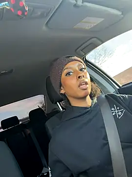 Snapshot of Your_Paris chatting on December 20, 2025, 7:32 pm Your Paris online show from December 20, 2025, 7:32 pm