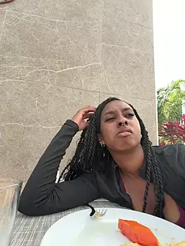 Your Paris online show from April 14, 2026, 1:06 pm