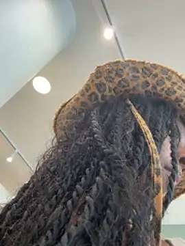 Your Paris online show from April 18, 2026, 7:07 pm