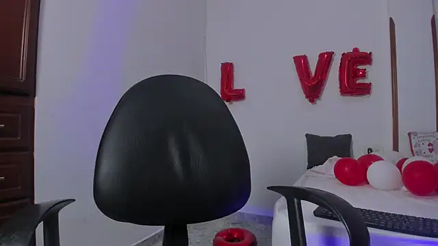 iris torrez  online show from February 17, 2025, 3:09 pm