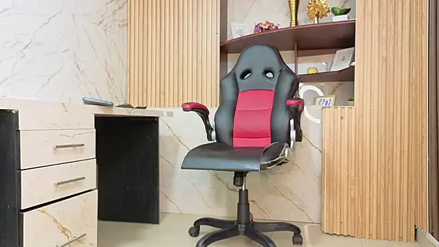 MissEscarleth online show from February 20, 2026, 2:19 am