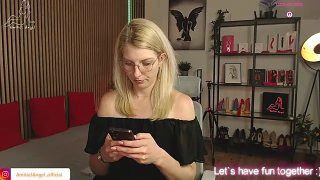 Snapshot of Amitiel_Angel chatting on June 2, 2026, 7:05 pm Amitiel Angel online show from June 2, 2026, 7:05 pm