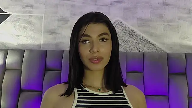 IsabelleFoxx  online show from December 5, 2024, 1:38 pm