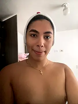 IsabelleFoxx  online show from November 5, 2025, 8:09 pm