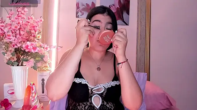 Snapshot of scarlet_fostt_ chatting on October 19, 2025, 10:38 am scarlet fostt online show from October 19, 2025, 10:38 am