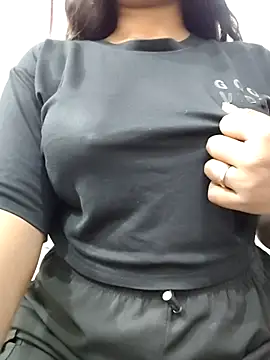 MohiniHott online show from November 13, 2025, 6:01 am