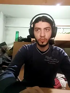 kleineid77 online show from March 4, 2025, 5:56 pm