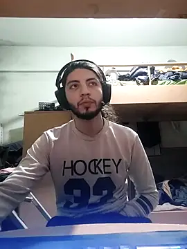 kleineid77 online show from January 6, 2026, 10:45 pm