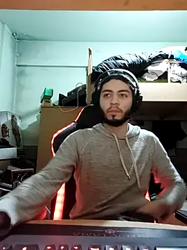 kleineid77 online show from February 12, 2026, 5:19 pm