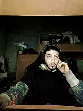 kleineid77 online show from March 31, 2026, 9:15 pm