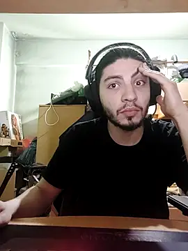 kleineid77 online show from April 4, 2026, 2:03 pm